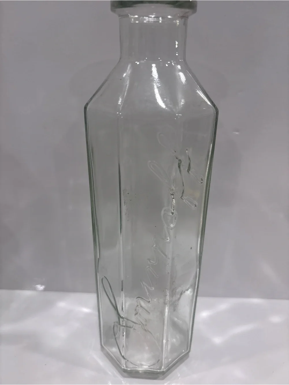 Vintage Smirnoff Embossed Hexagonal Glass Decanter / Vodka Bottle – Clear Glass - Picture 4 of 4